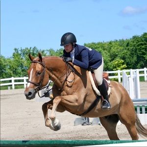 Meet your Posher, Alexis